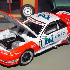 Unisia Jecs Nissan GT-R R32