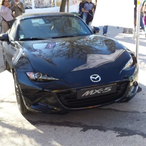 Convertible dreamer in the beach: 2016 Mazda MX-5 ND Front End