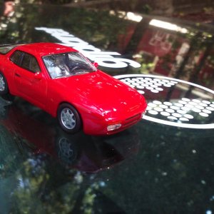 1/64 Kyosho Porsche 944 S2