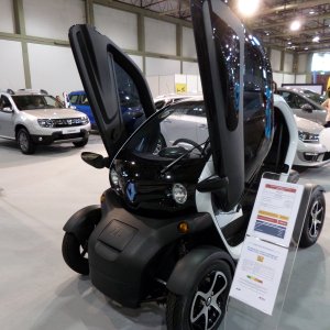 Renault Twizy: Look, everyone! Lambo doors! Or something like that, at least...