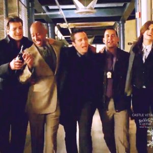 Castle 3x10 Moment: Sing us a song tonight - Piano Man (Last Call)