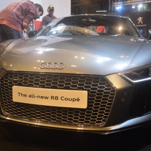R8 V10 Plus