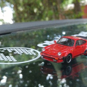 1/64 Kyosho: Porsche 930