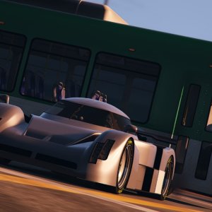 An airport coach meets the Annis RE-7B 4