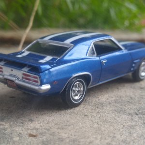 Auto World 1/64: Pontiac Firebird