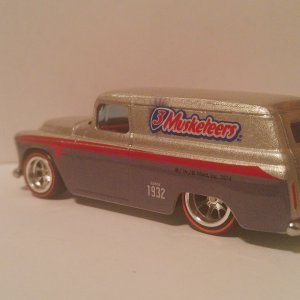 Hot Wheels: 3musketeers 55' Chevy Delivery