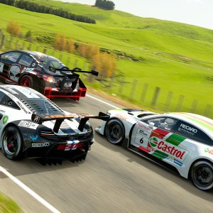 A small race just by Windows XP background