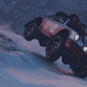 Grand Theft Auto V - Rallying In The Snow - 35