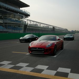 Jaguar F-type R Coupé '14s at the grid