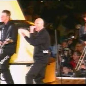 Midnight Oil - Beds Are Burning (Olympics closing ceremony - Sydney 2000)