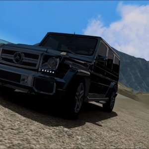 G-Wagen going across the sand