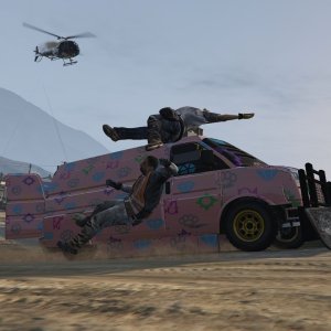 Escaping the police with SPD's weird Vapid Speedo Custom 2