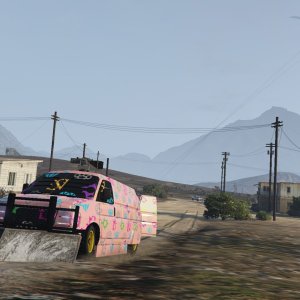 Escaping the police with SPD's weird Vapid Speedo Custom 1