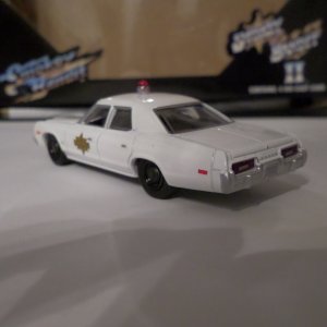 Smokey and a lot of Bandits: Greenlight Models' Smokey & The Bandit 4-car set - 1974 Dodge Monaco police car 2