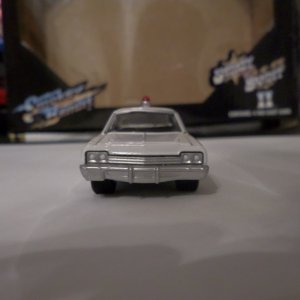 Smokey and a lot of Bandits: Greenlight Models' Smokey & The Bandit 4-car set - 1974 Dodge Monaco police car 3