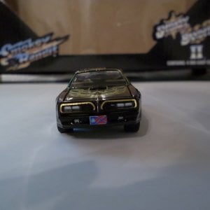 Smokey and a lot of Bandits: Greenlight Models' Smokey & The Bandit 4-car set - The one and only; 1977 Pontiac Firebird T/A