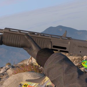 Having a quick look at the new Cayo Perico Heist weaponry, featuring the tamed racing animal 9