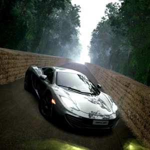 Mclaren MP4-12C 2(1).jpg