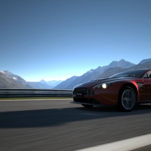 Aston-Martin-V12-Vantage-2010-Matterhorn-Rotenboden-0029.jpg