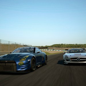 GT3 Cars Racing on Motegi_2.jpg
