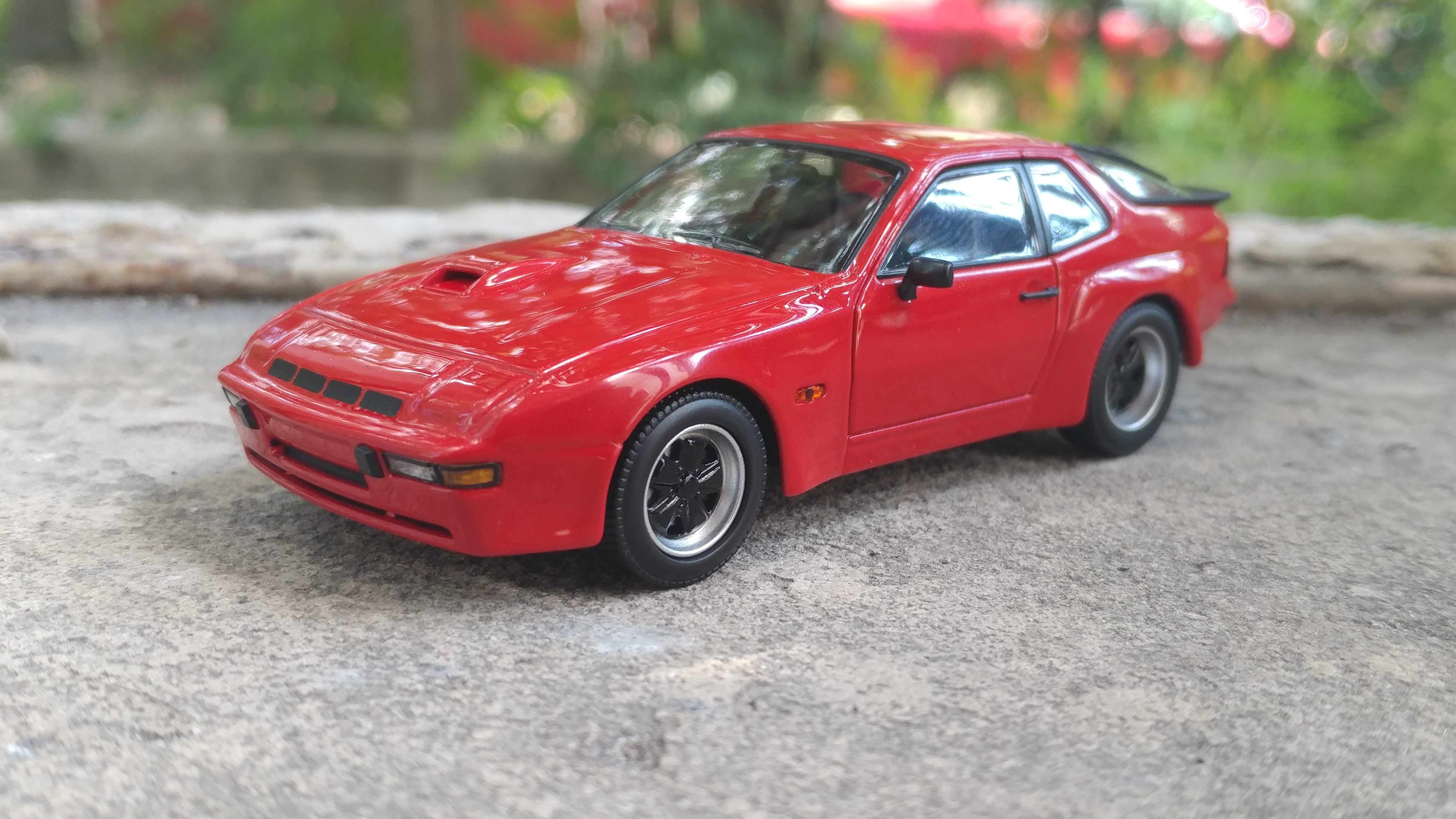 1/43 Maxichamps: Porsche 924 Carrera GT