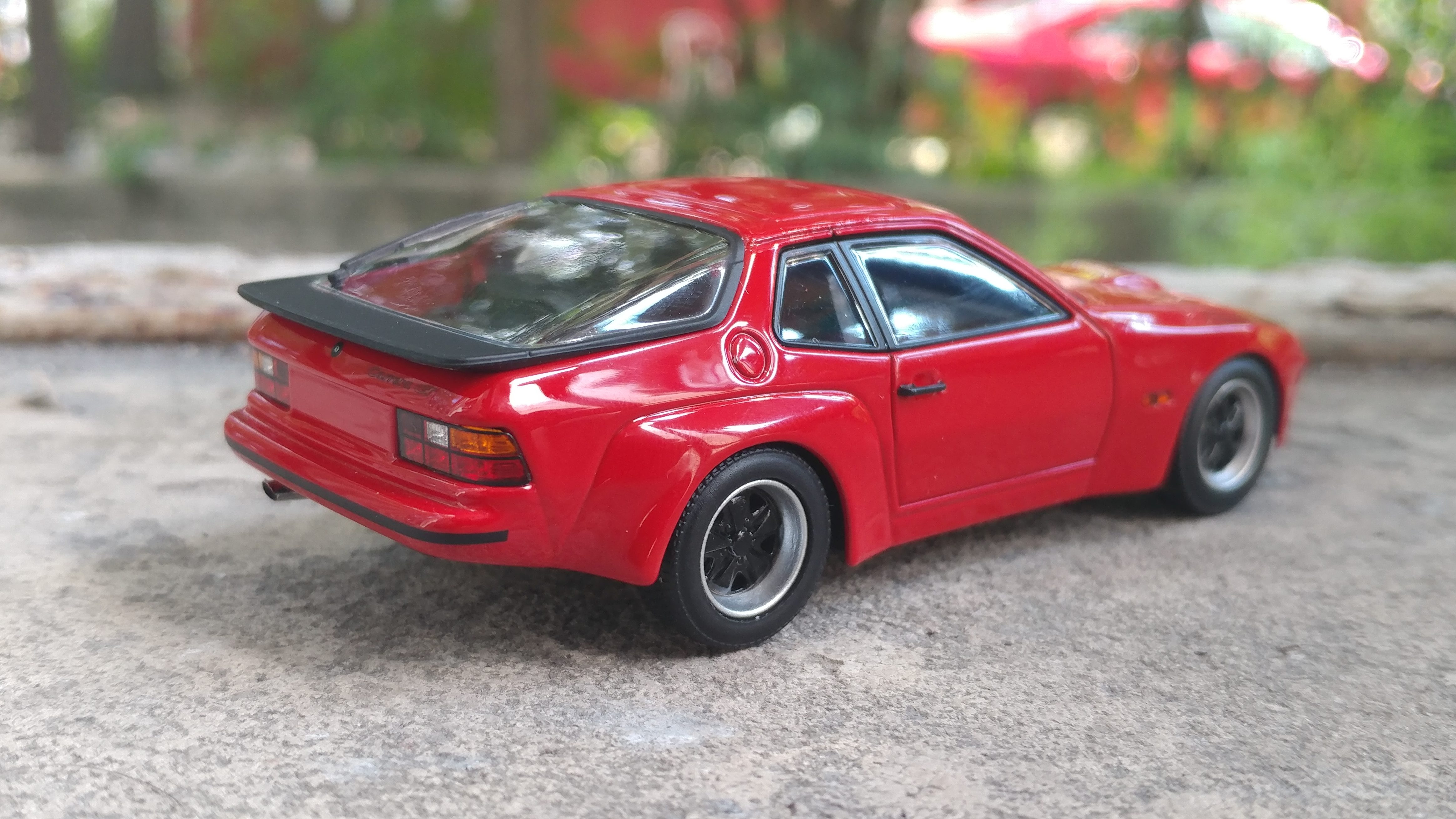 1/43 Maxichamps: Porsche 924 Carrera GT