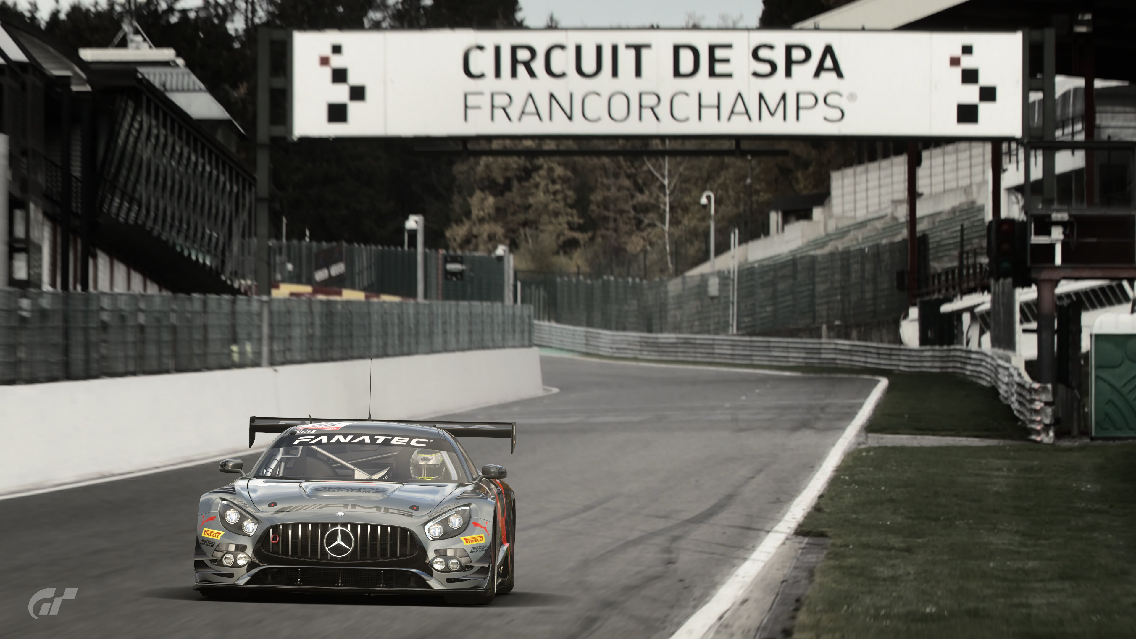 Ahead of the Old Pit Lane