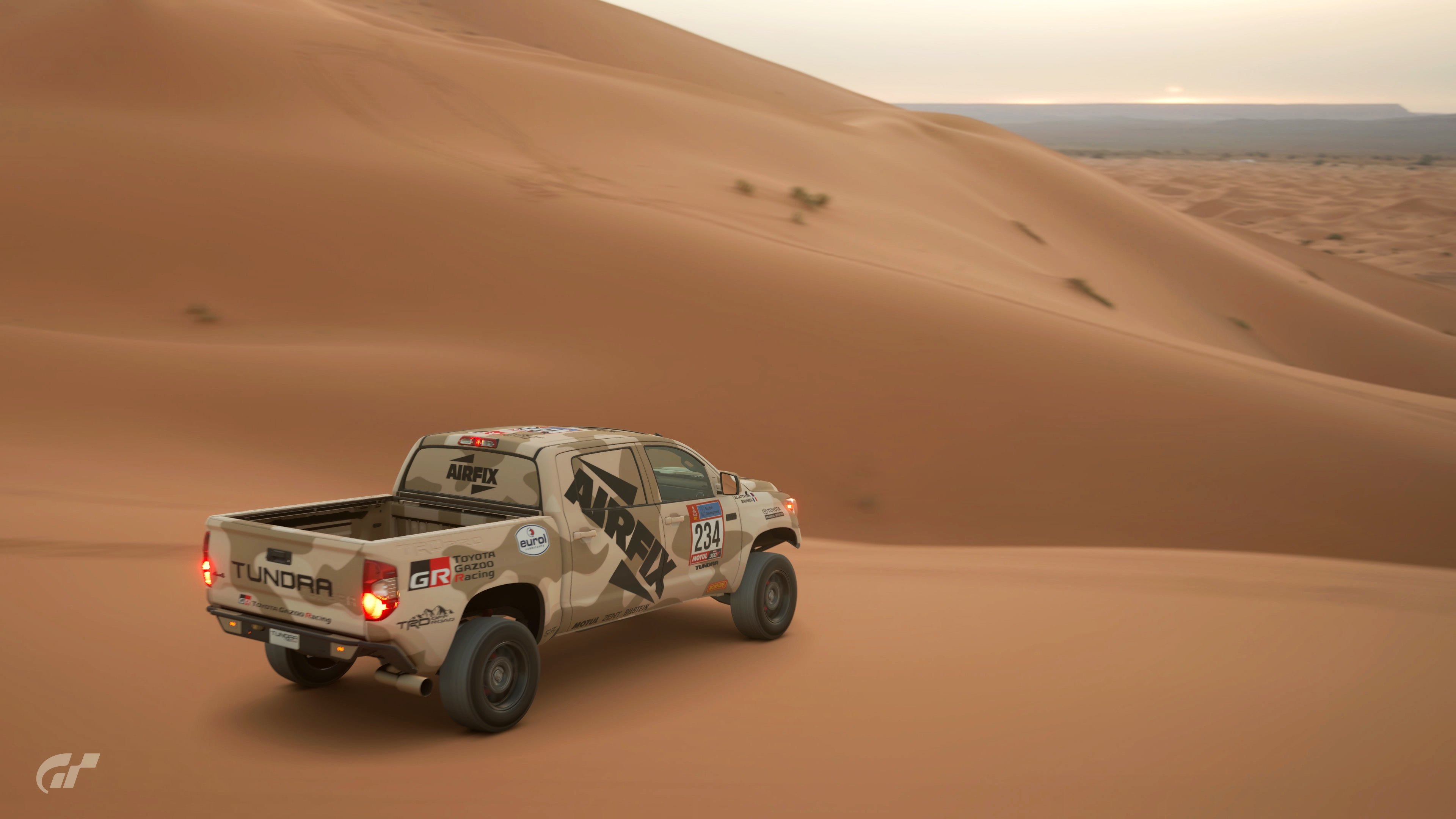 Airfix_Dakar_Toyota_Tundra_4