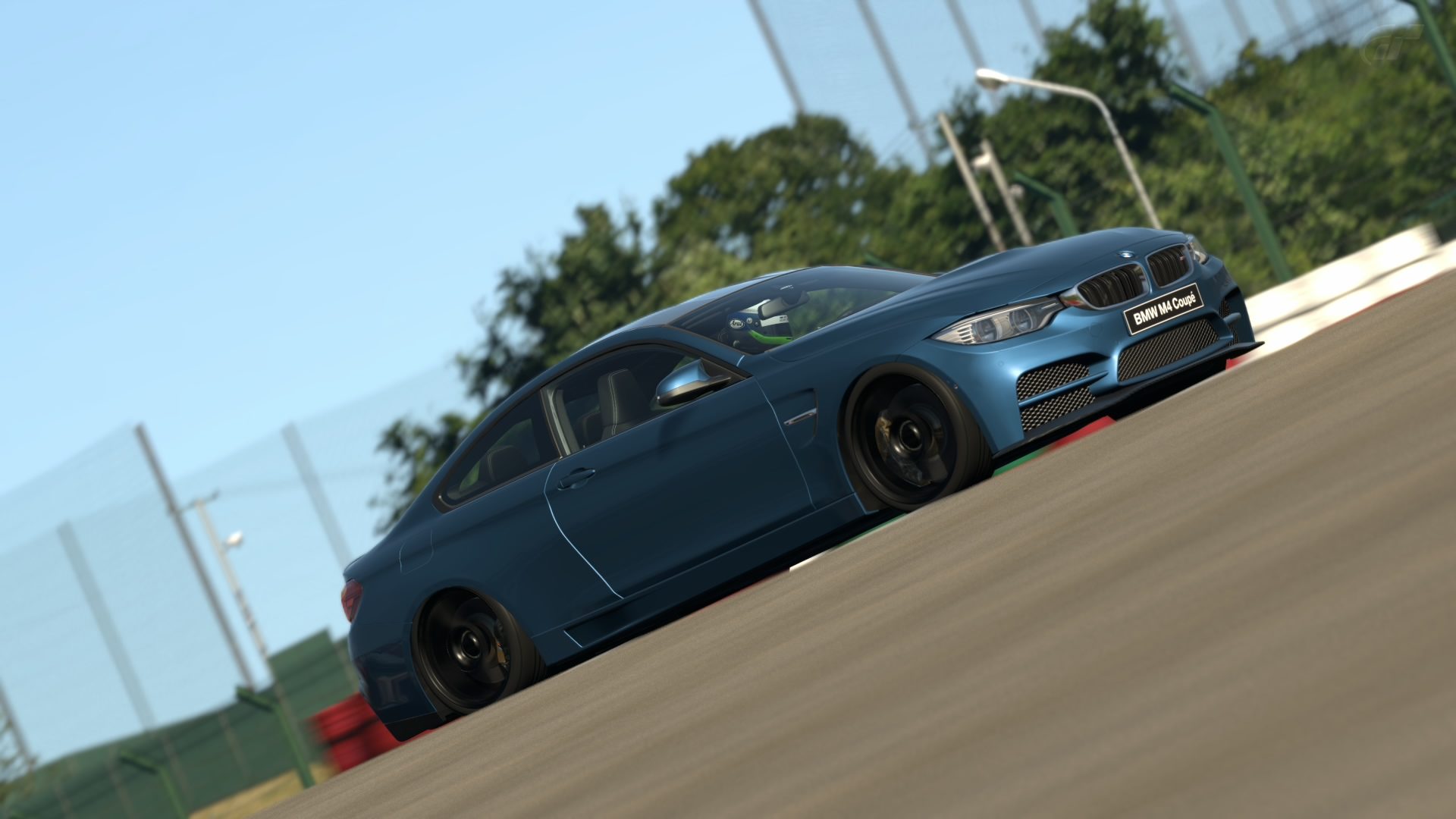 BMW M4 Coupe (2)
