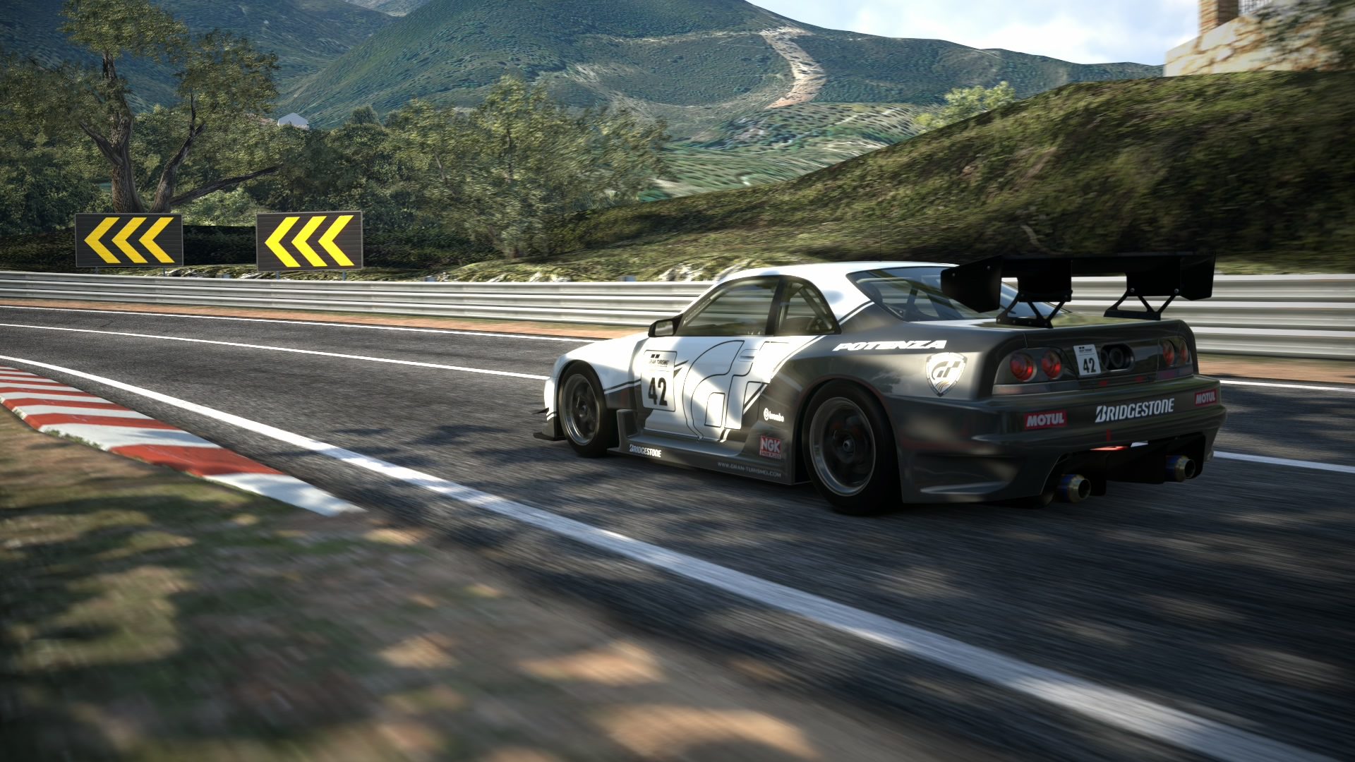 Circuito de la Sierra GT-R33 12.jpg
