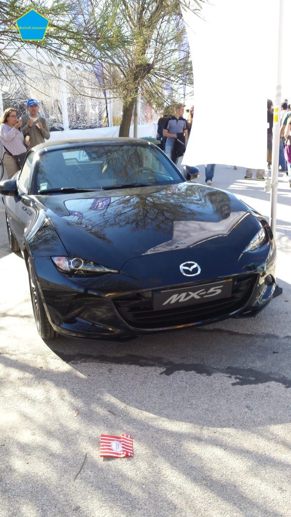 Convertible dreamer in the beach: 2016 Mazda MX-5 ND Front End