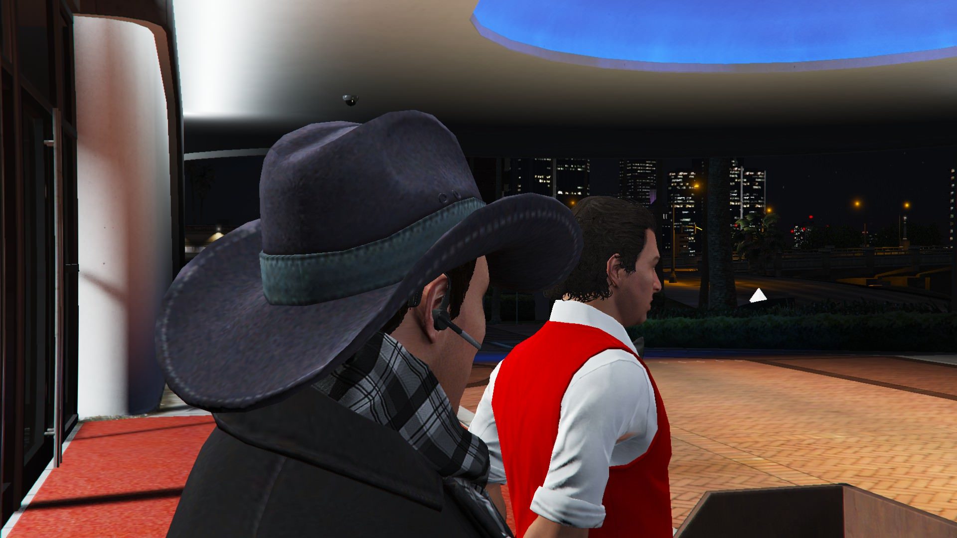 Felipe gets some protection as Jacob Ross observes the dangers of a Los Santos valet 2