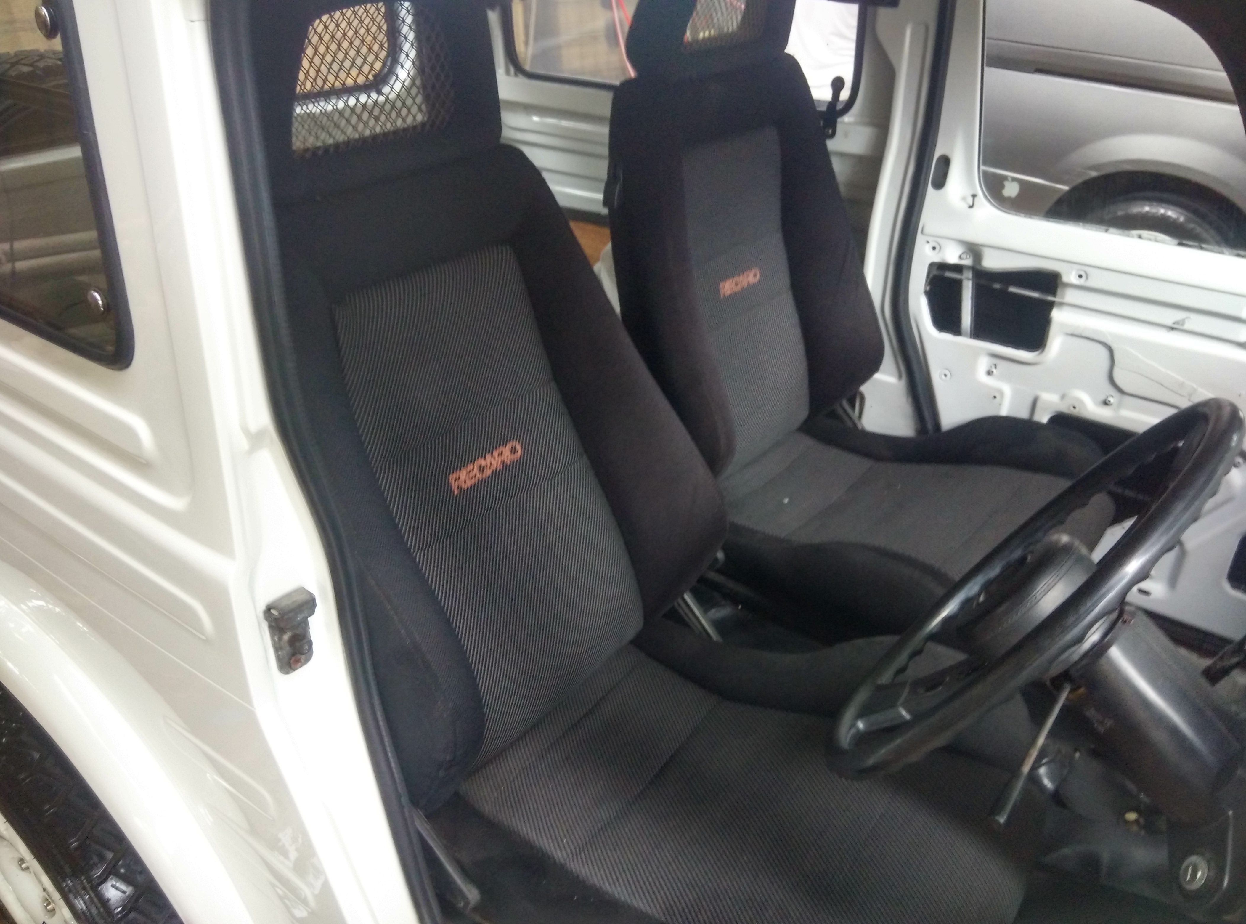 FrzGT's SJ20 Recaro Seat