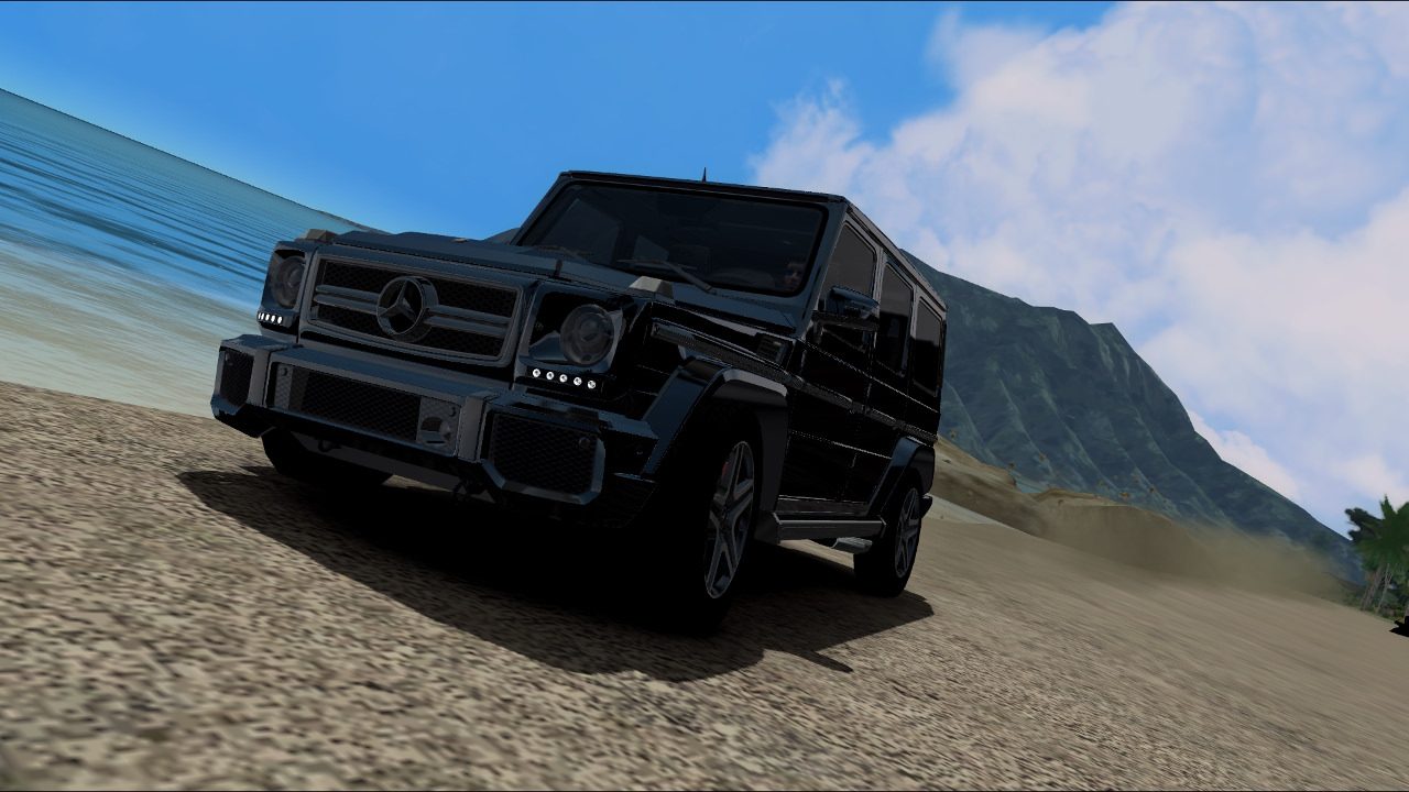 G-Wagen going across the sand