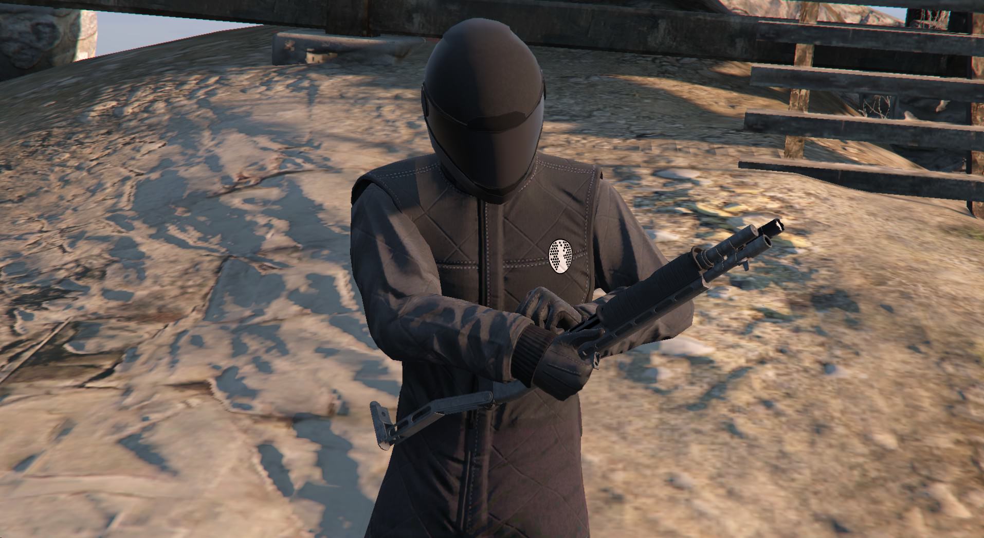 Having a quick look at the new Cayo Perico Heist weaponry, featuring the tamed racing animal 13