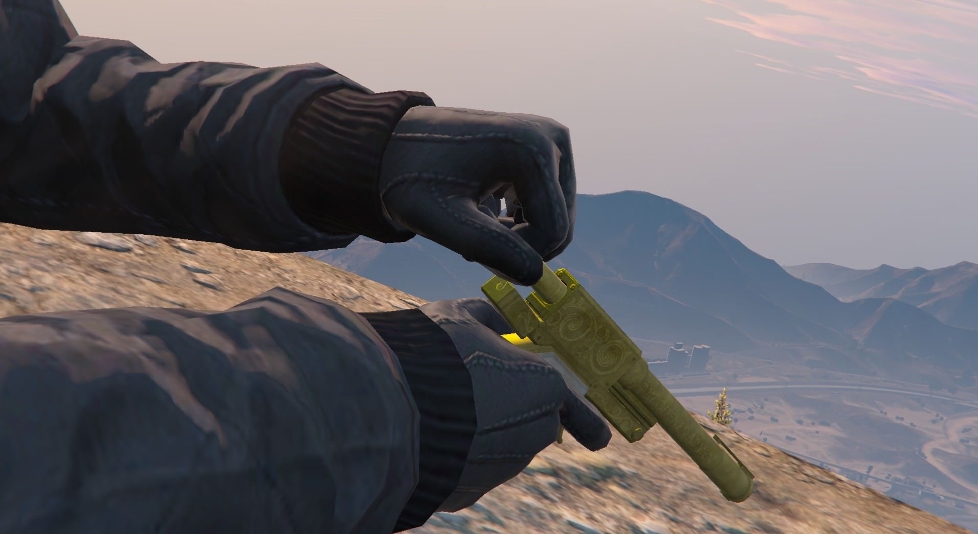 Having a quick look at the new Cayo Perico Heist weaponry, featuring the tamed racing animal 18