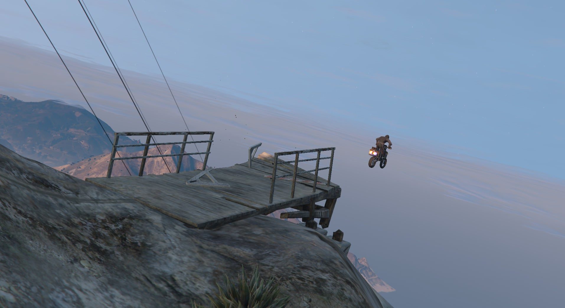 Having a quick look at the new Cayo Perico Heist weaponry, featuring the tamed racing animal 24 (SPD sneak on the Maibatsu Manchez Scout)