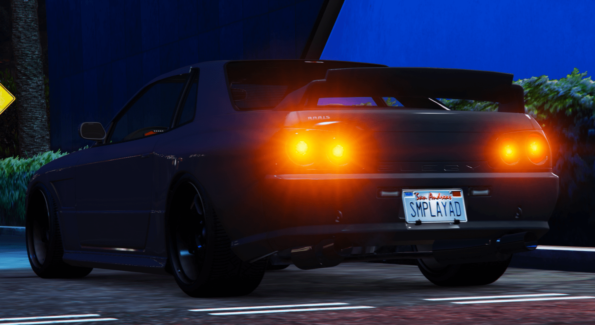 (HD) A nice motor in a gun metal finish 2