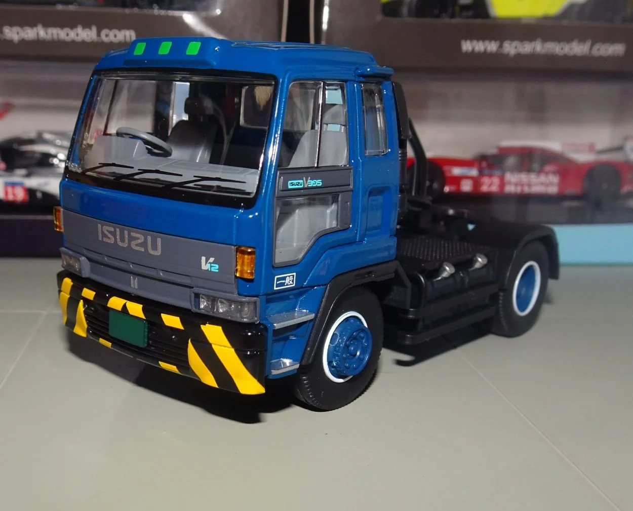 Isuzu 810EX
