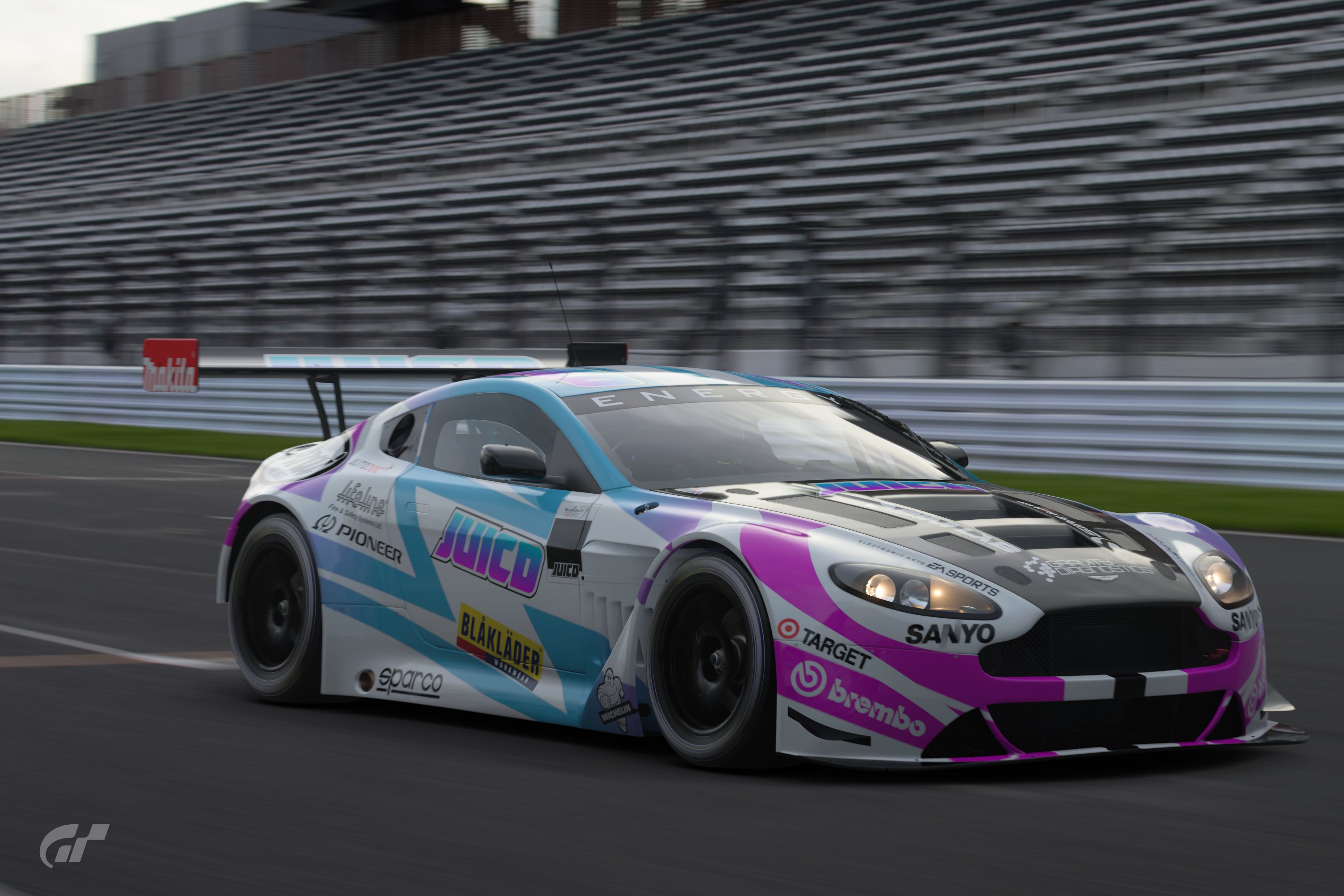 Juicd V12 Vantage style 3