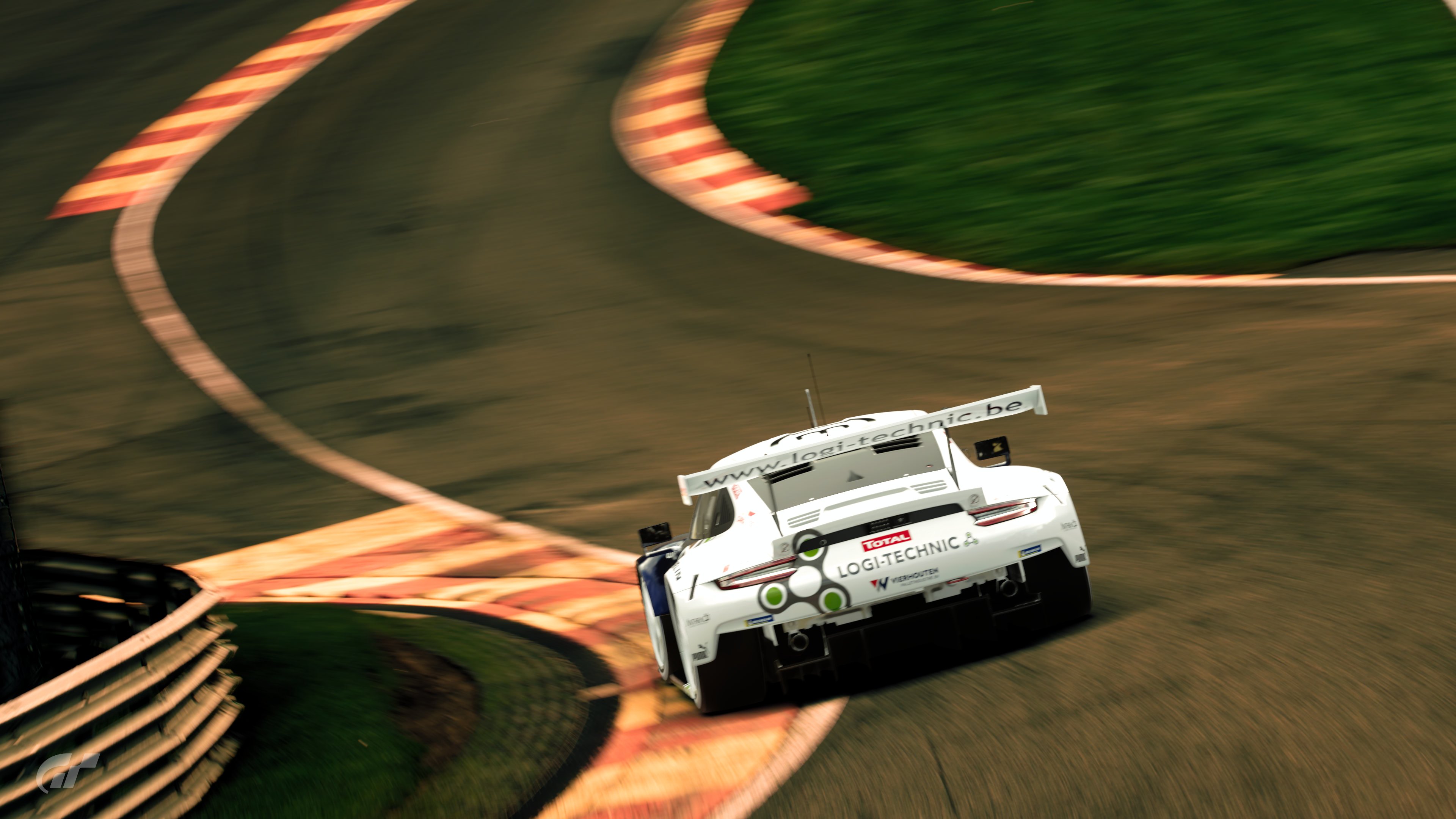 Logitechnic Porsche 3.jpg