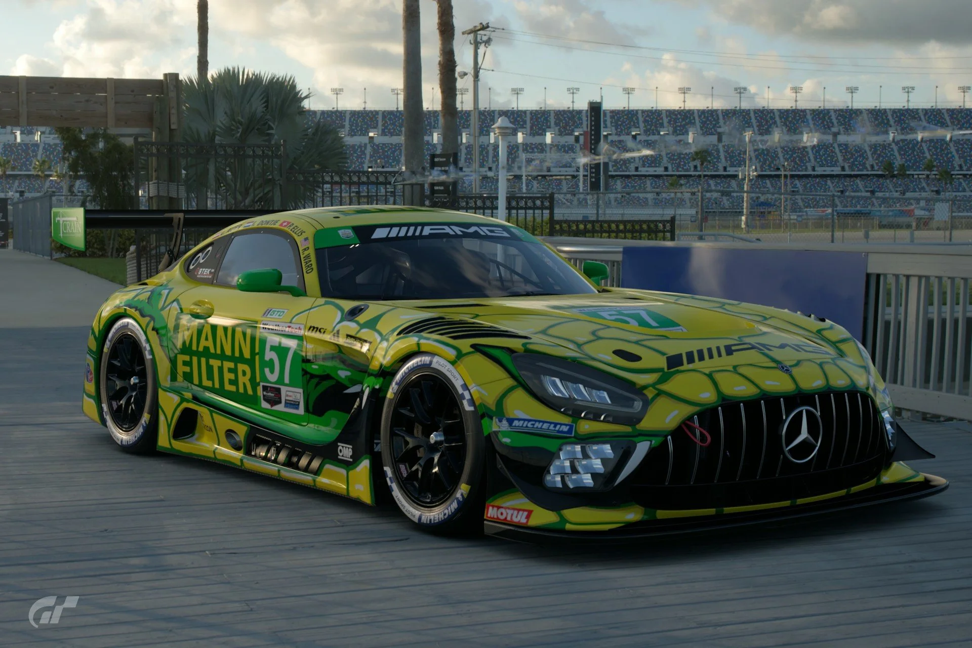 MANN FILTER AMG FRONT RIGHT.webp