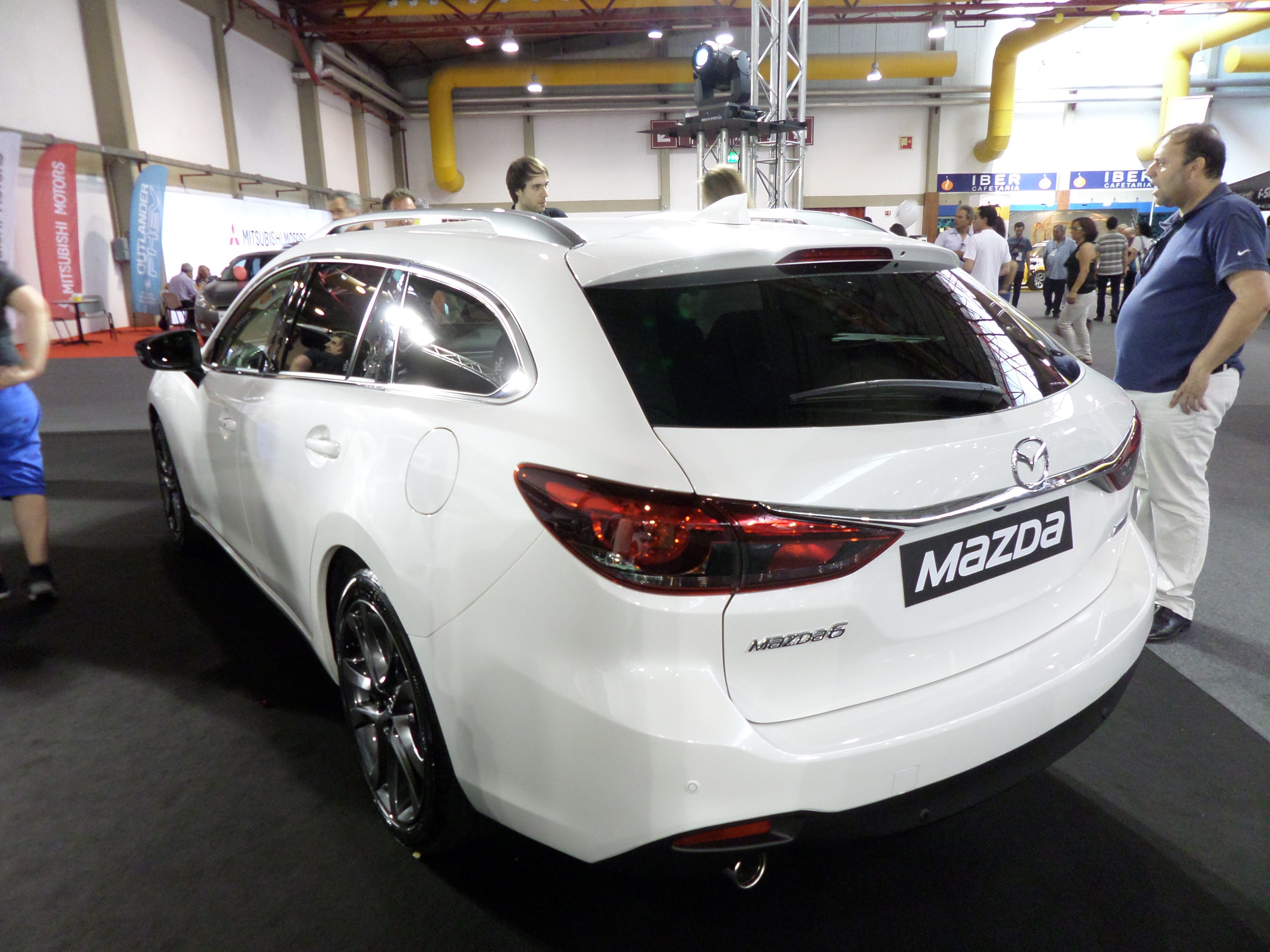 Mazda 6 SW: Shiroi Kodo (now featuring sexier rear end)