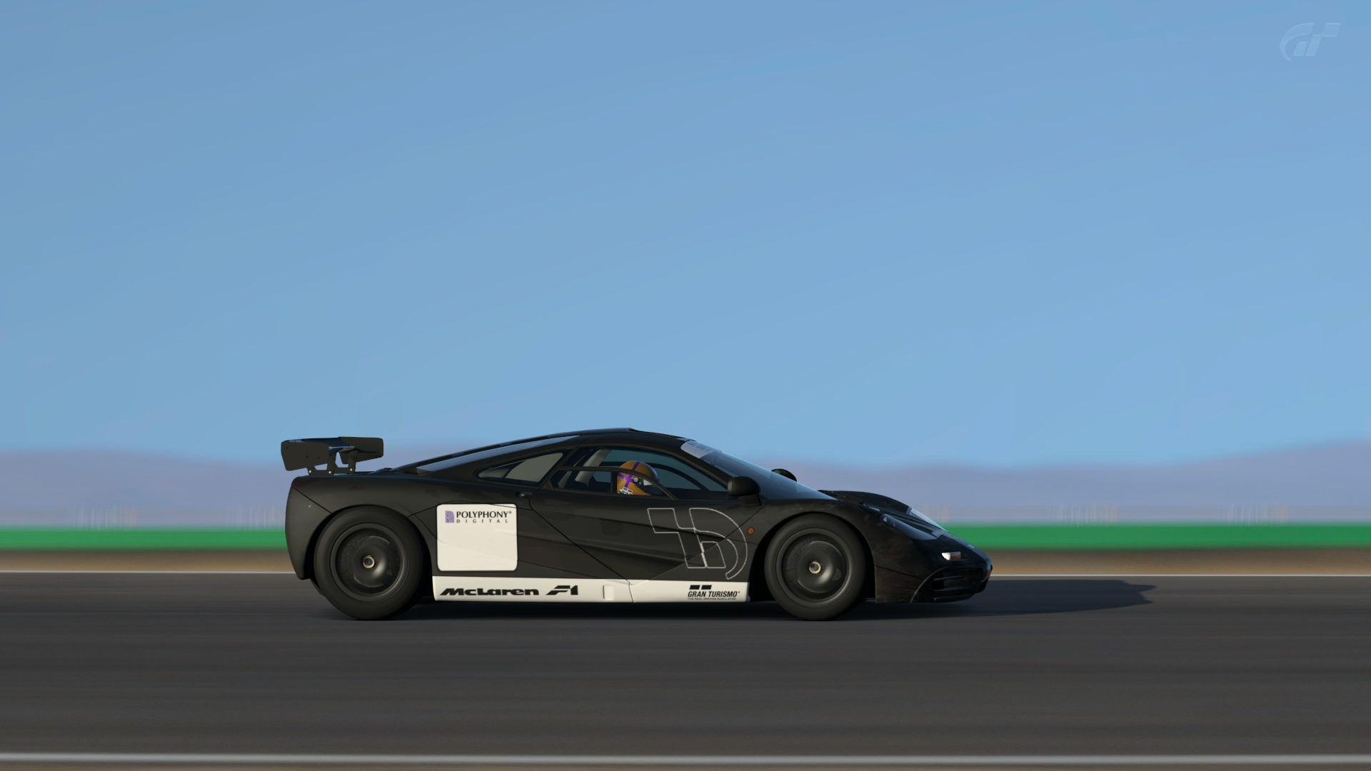 mclarenf1-2.jpg
