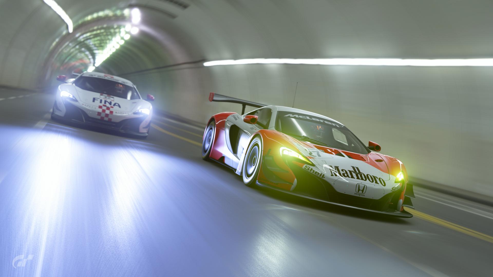 Mclarens at the Tunnel