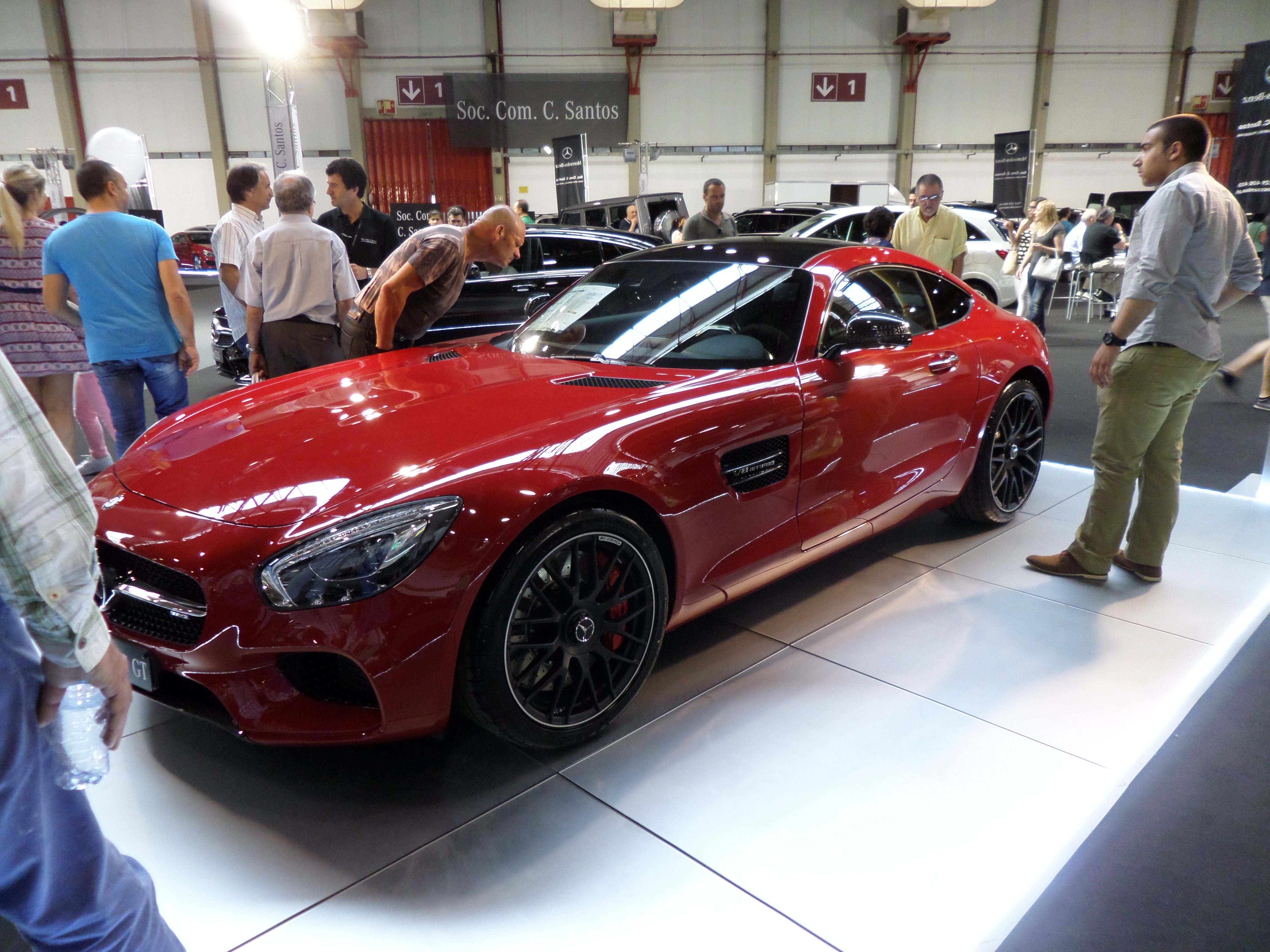 Mercedes AMG GT: Now in fiery red!