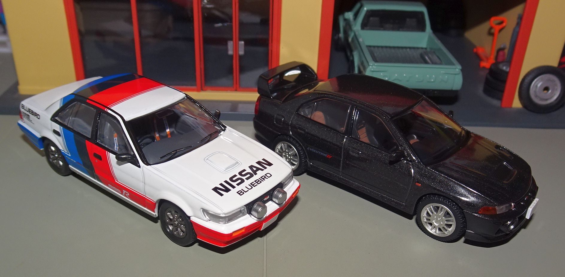 Nissan Bluebird SSS-R & Mitsubishi Lancer GSR Evolution IV