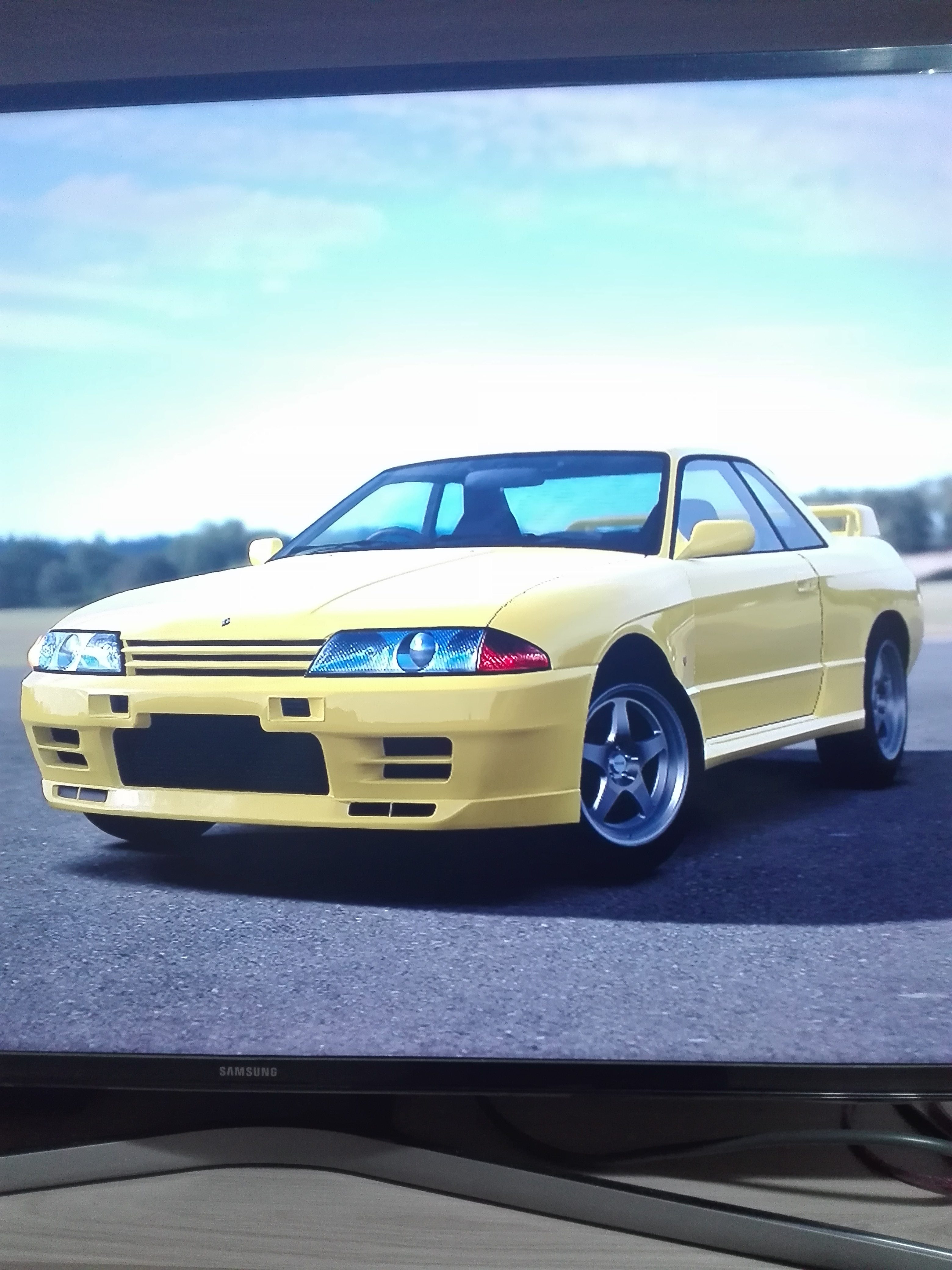 Nissan Skyline GT-R R32 Lightning Yellow