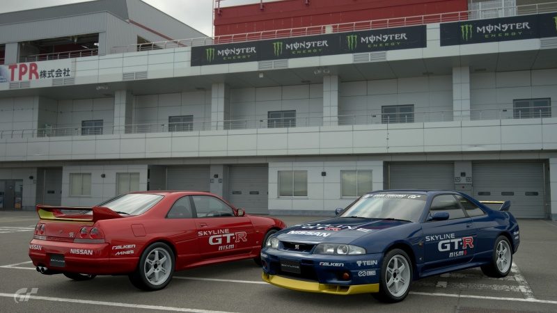 Nissan Skyline R33 GT-R Showcase - Fuji.jpg