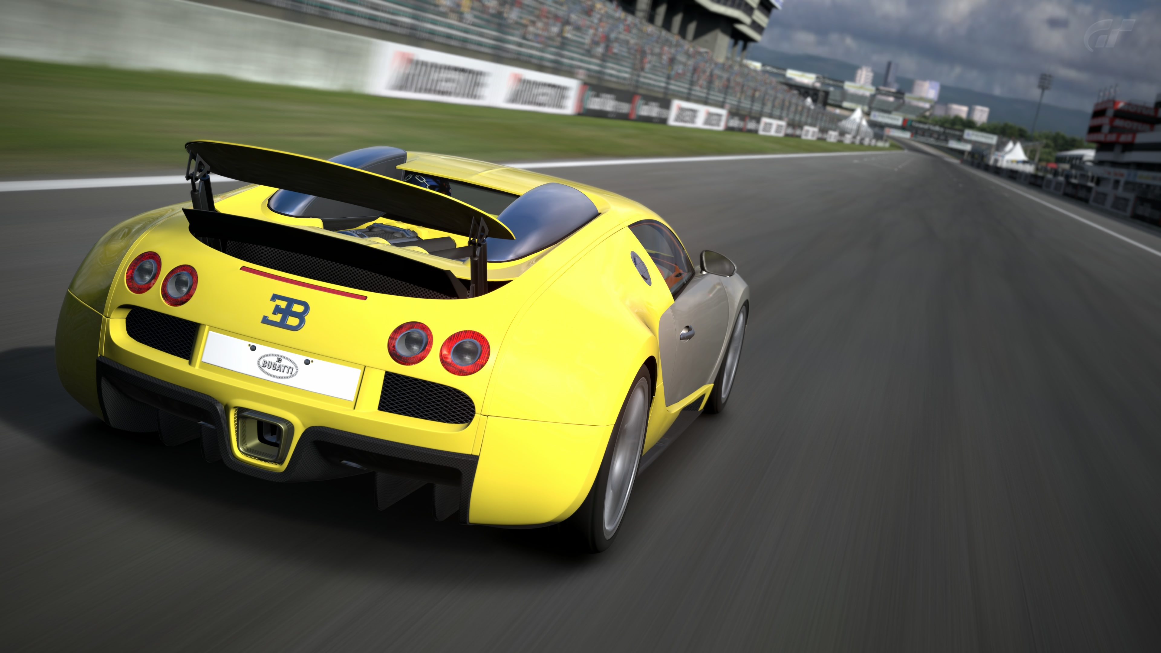 OOOHH BANANA~ Bugatti Veyron brings up the ante on the Grand Valley Speedway straight.